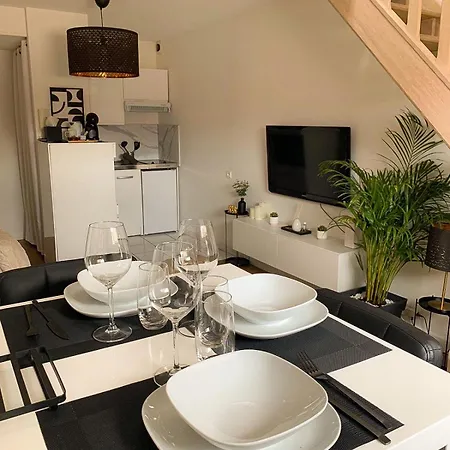 Gilbert - Design Centre Apartment