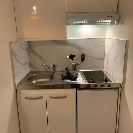 Gilbert - Design Centre Apartment