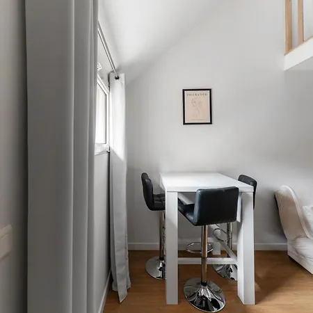 Gilbert - Design Centre Apartment