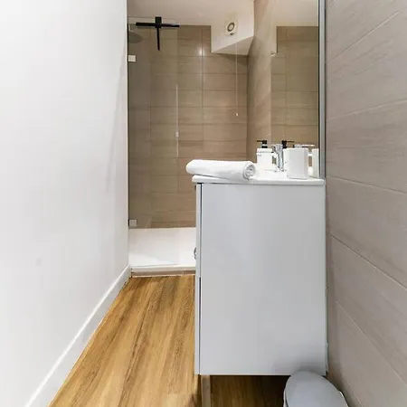 Gilbert - Design Centre Apartament Vichy