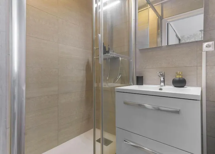 Gilbert - Design Centre * فيشي